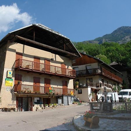 Le Relais Des Vaudois Hotell Freissinieres Eksteriør bilde